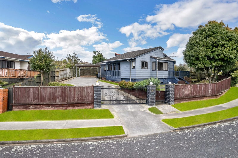 16 Greenstone Place, Clover Park, Auckland - Carousel 1