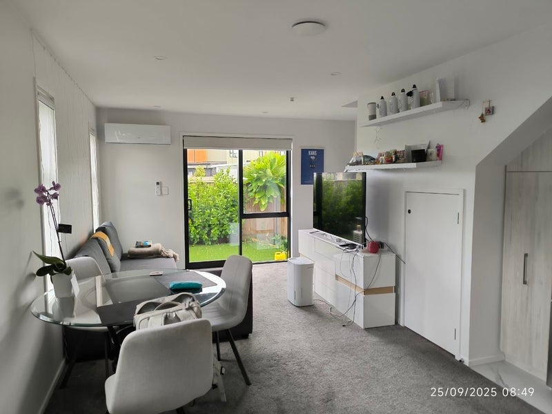 7/4 Johnston Grove, Taita, Lower Hutt - Carousel 1