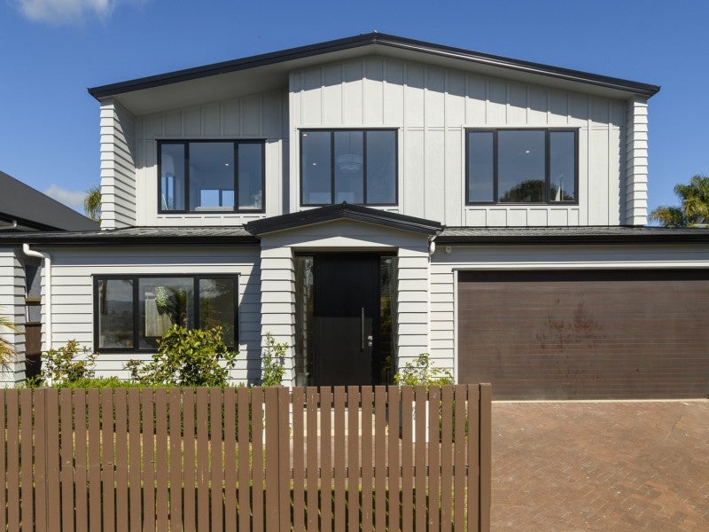 4 Hillcrest Road, Otumoetai, Tauranga - Carousel 1