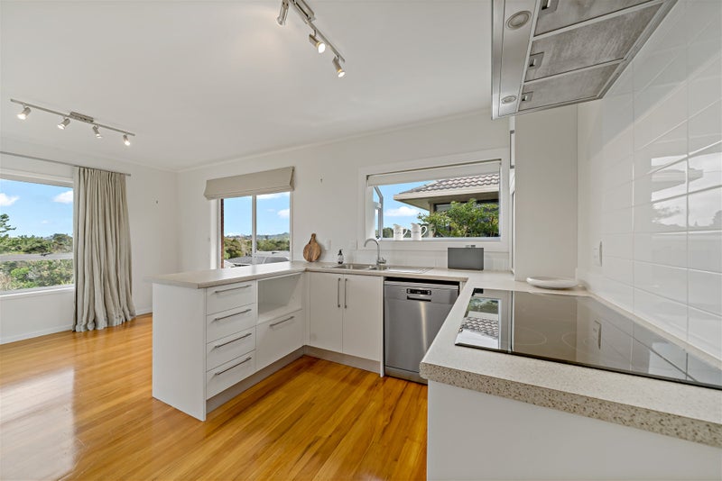 1/1 Kaihu Street, Northcote, Auckland - Carousel 2