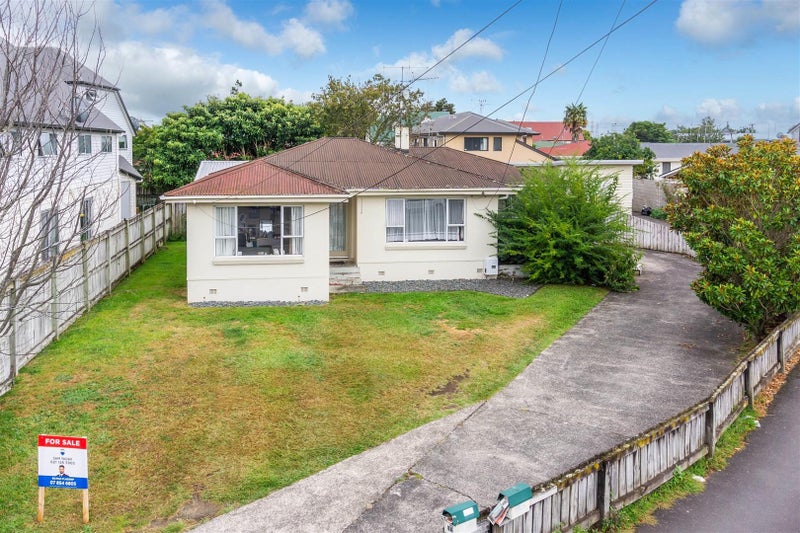 8 Snead Place, Hamilton East, Hamilton - Carousel 1