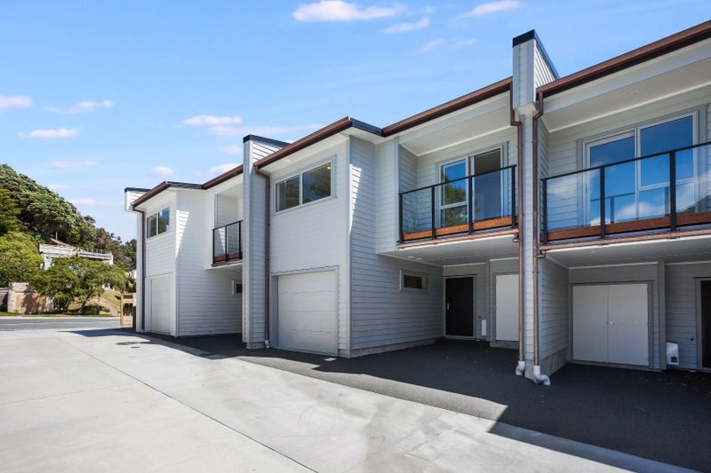 2/7 Grays Road, Plimmerton, Porirua - Carousel 2