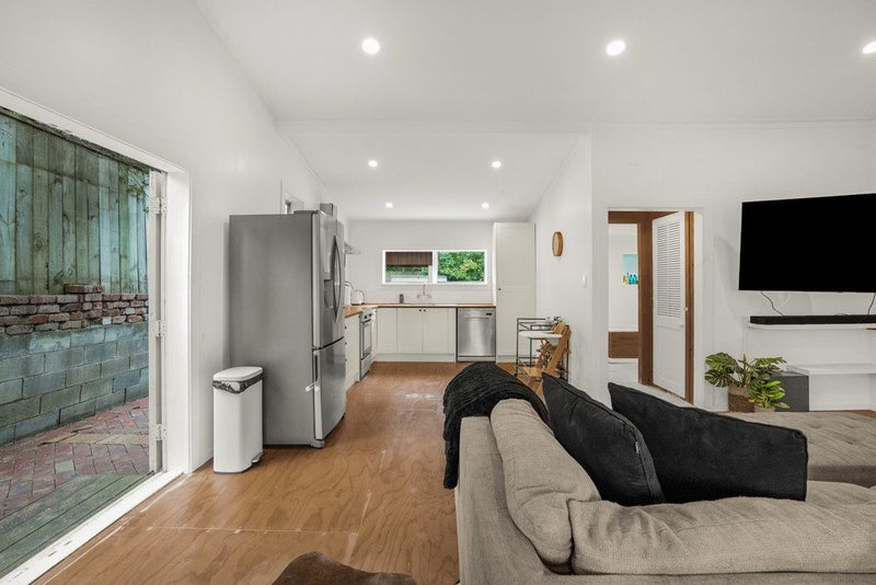 22 Avian Road, Blue Mountains, Upper Hutt - Carousel 2