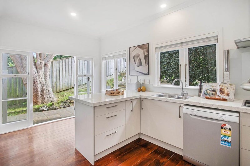 29 Oranga Avenue, Onehunga, Auckland - Carousel 2