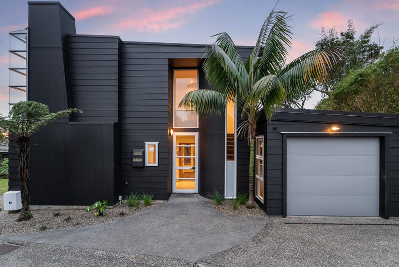 5B Hadfield Avenue, Waterview, Auckland - Carousel 2