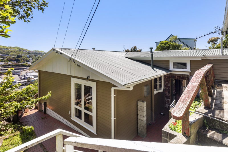 22 Sheridan Terrace, Johnsonville, Wellington - Carousel 2