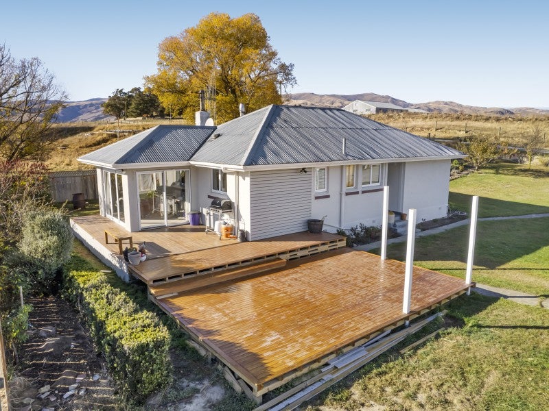 11 Cemetery Road, Tarras, Cromwell - Carousel 20