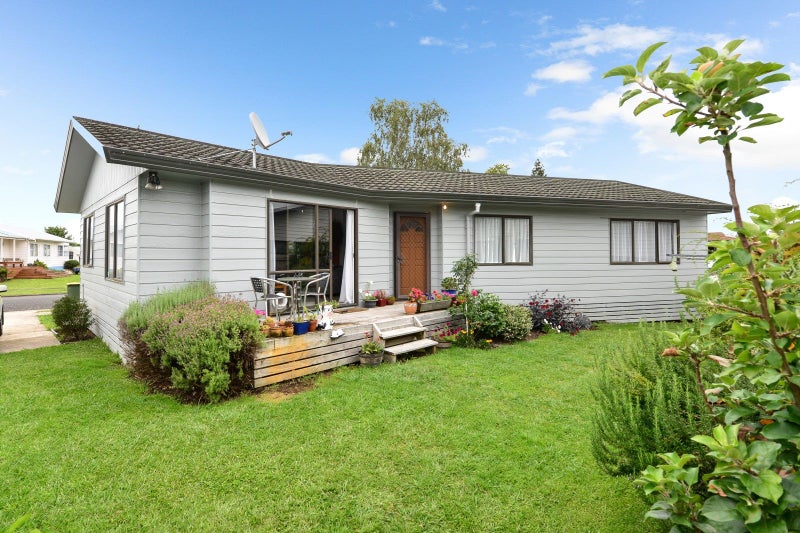 3/11 Shelley Jane Place, Dinsdale, Hamilton - Carousel 1