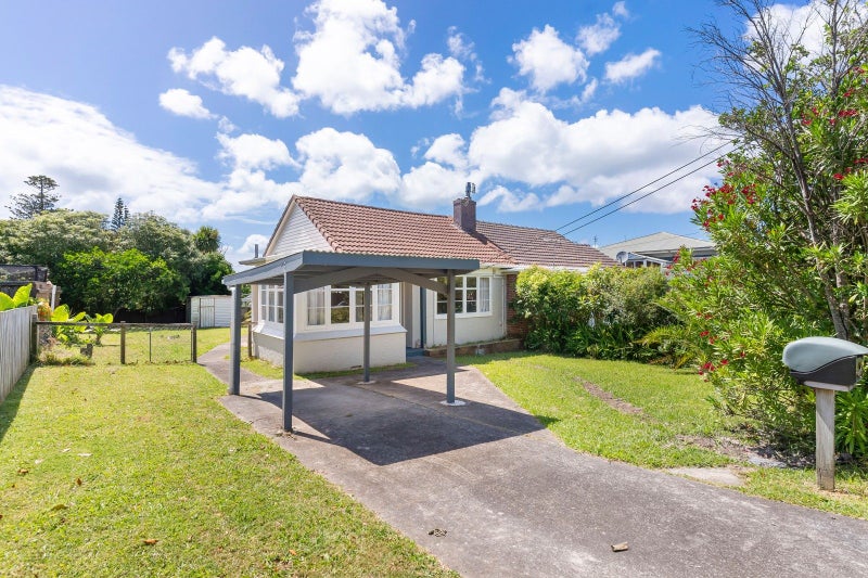 1 Handley Avenue, Narrow Neck, Auckland - Carousel 2