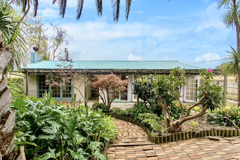 29 Salem Place, Torbay, Auckland - Carousel 1