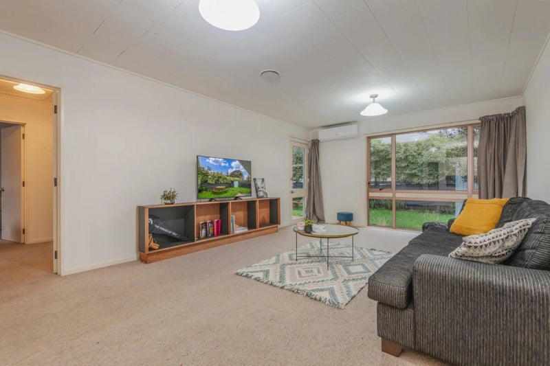 13B Colombo Street, Hokowhitu, Palmerston North - Carousel 2