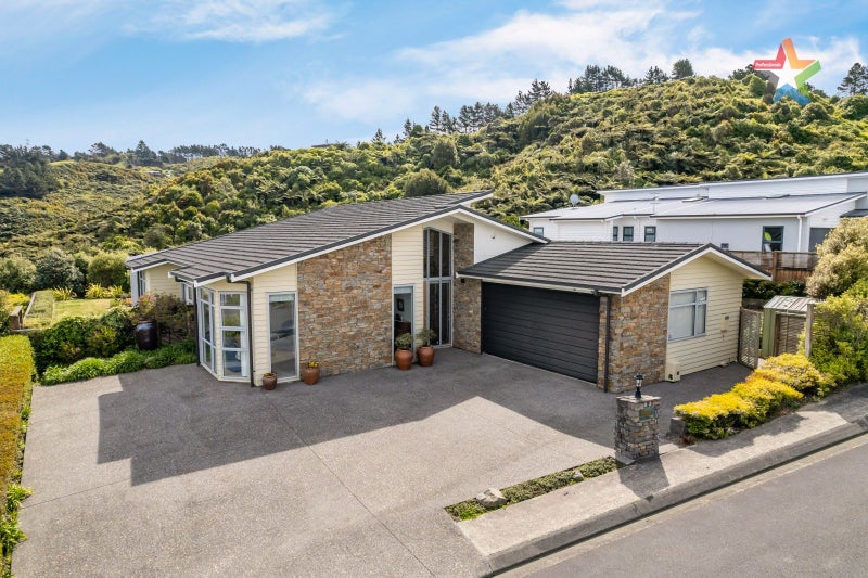 7 Fawcet Place, Belmont, Lower Hutt - Carousel 1