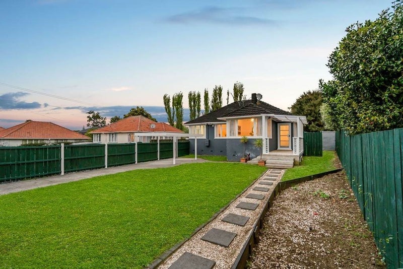 10 Caen Road, Panmure, Auckland - Carousel 1