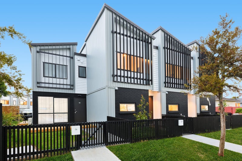 17B Tabitha Crescent, Henderson, Auckland - Carousel 1