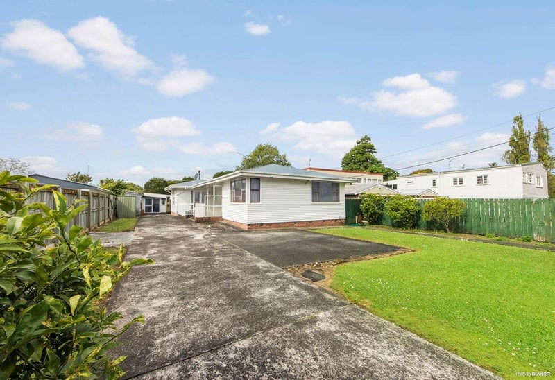 53 Beaubank Road, Kelston, Auckland - Carousel 2