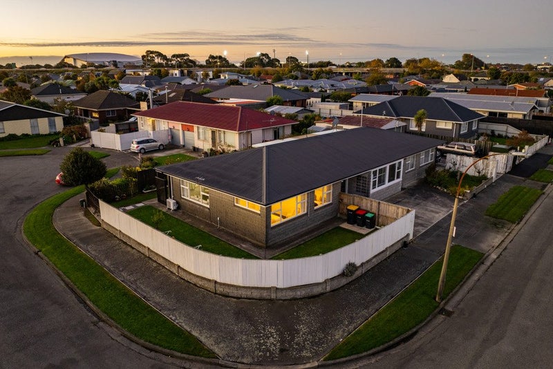 2/22 Blakehall Place, Spreydon, Christchurch - Carousel 1