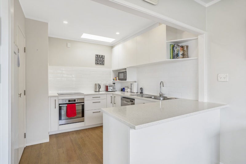 2/0 Tui Glen Road, Birkenhead, Auckland - Carousel 2