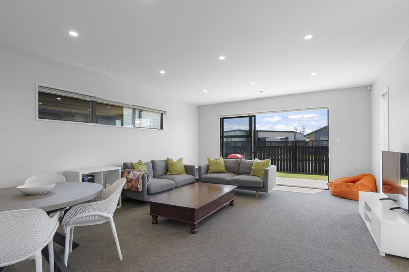 10 Lussa Close, Broomfield, Christchurch - Carousel 2