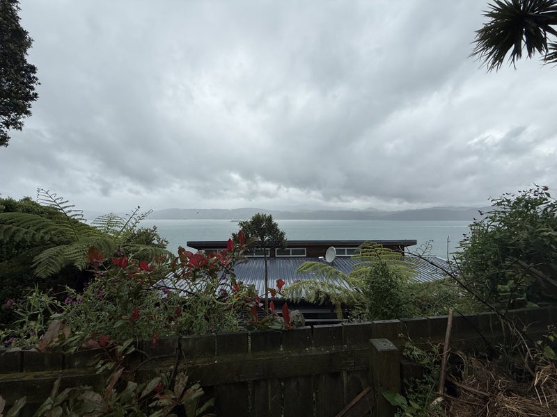 172 Nevay Road, Karaka Bays, Wellington - Carousel 2