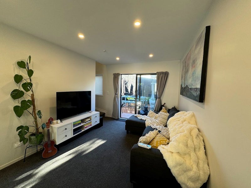 4/47 Awaroa Road, Sunnyvale, Auckland - Carousel 2
