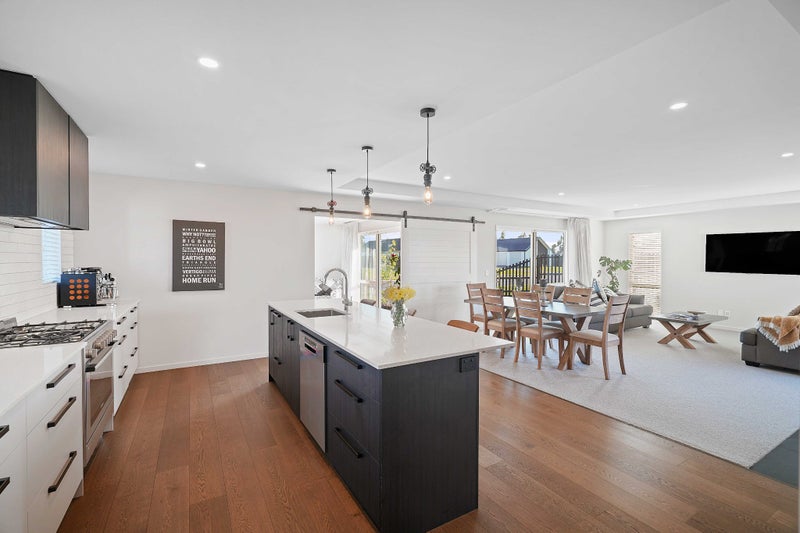 31 Suffolk Drive, Kirwee, Kirwee - Carousel 2