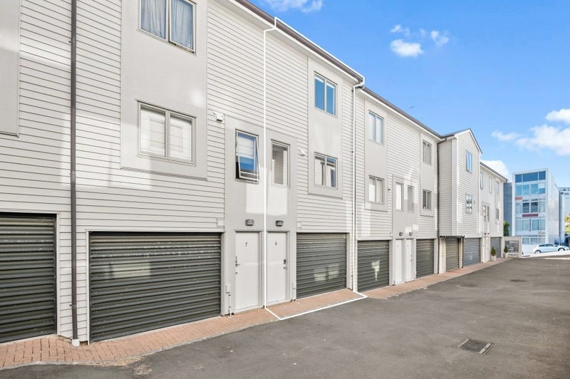 6/8 Rendall Place, Eden Terrace, Auckland - Carousel 13