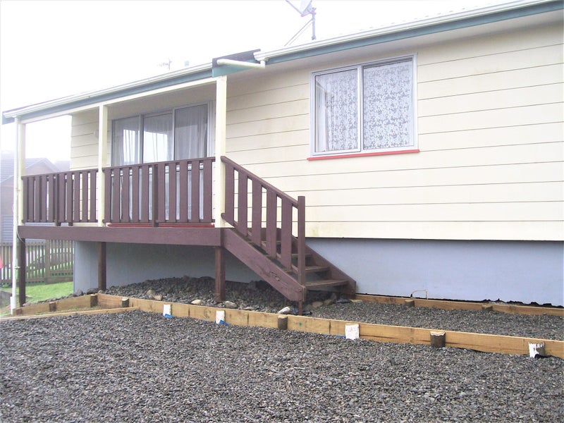 1/2 Cathie Place, Karori, Wellington - Carousel 1