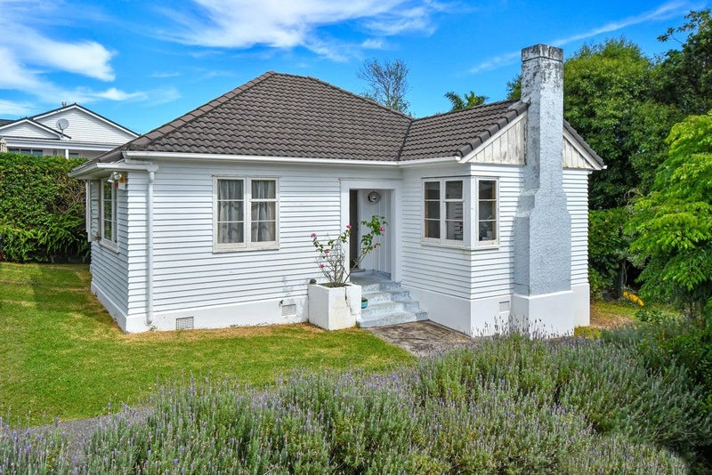 47 Tirotai Crescent, Westmere, Auckland - Carousel 1