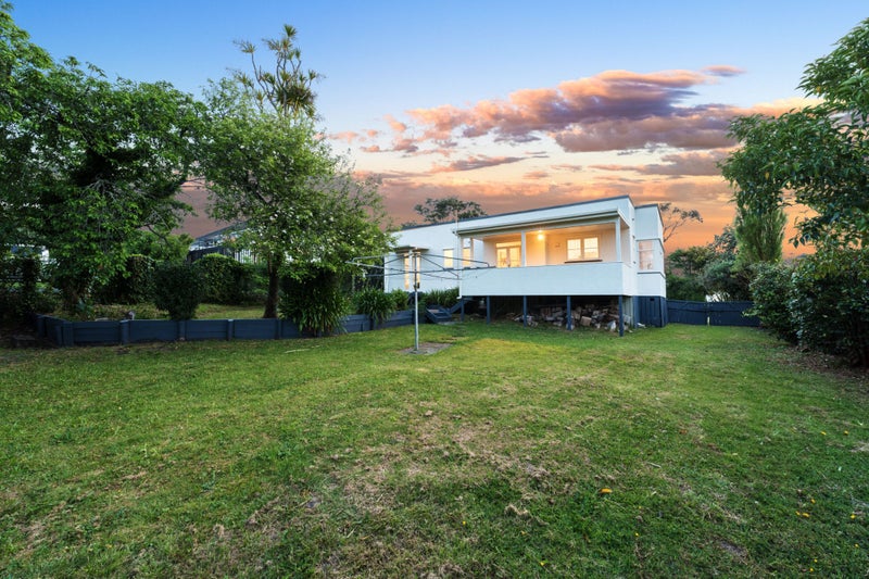 17 Posa Avenue, Henderson, Auckland - Carousel 21