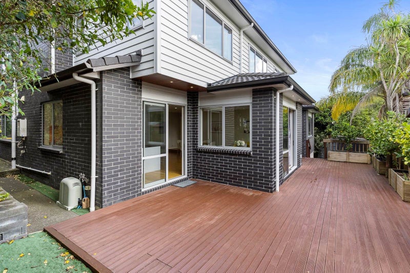 7A Marsh Avenue, Forrest Hill, Auckland - Carousel 2