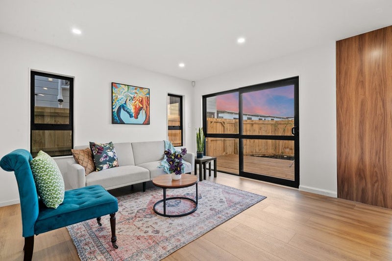 32 Tapuwae Way, Māngere Bridge, Auckland - Carousel 2