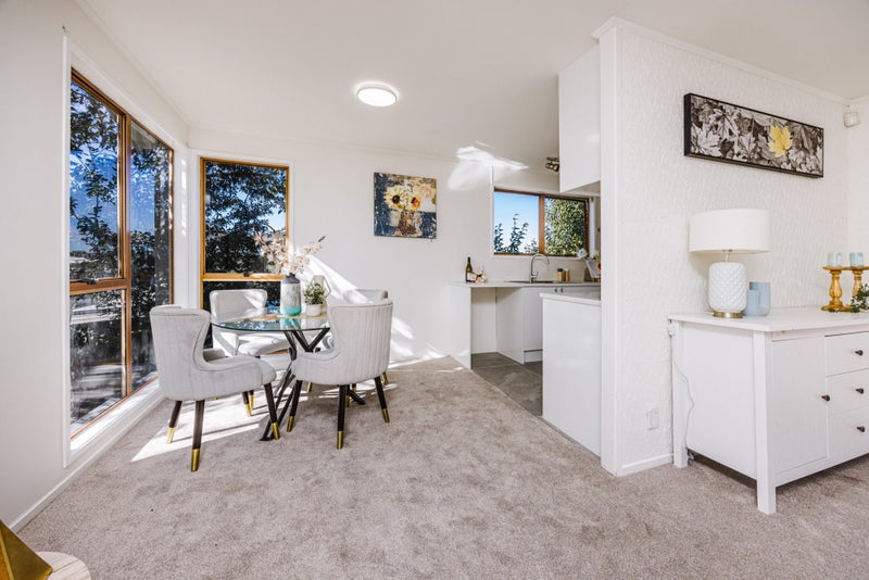 43 Catkin Crescent, Papatoetoe, Auckland - Carousel 2