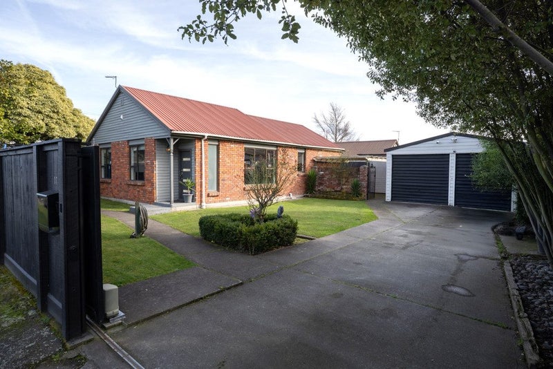 17 Goldsmith Place, Waltham, Christchurch - Carousel 19