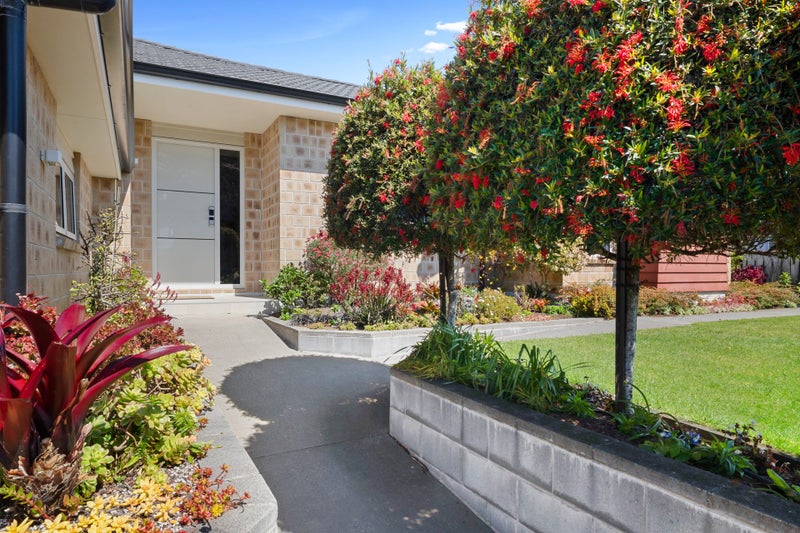 11 Wesley Avenue, Frankleigh Park, New Plymouth - Carousel 2