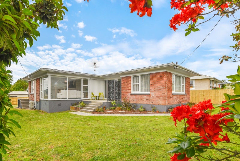 16 Elliott Crescent, Owhata, Rotorua - Carousel 1