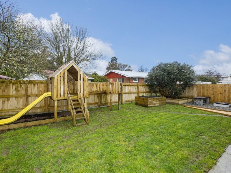 19B CLOUSTON PARK RD, CENTRAL, UPPER HUTT - Carousel 14