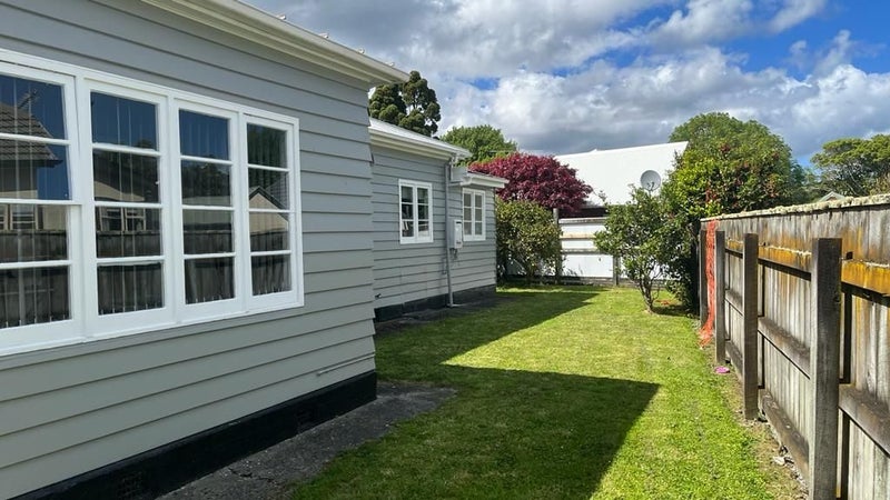 572 High Street, Boulcott, Lower Hutt - Carousel 1