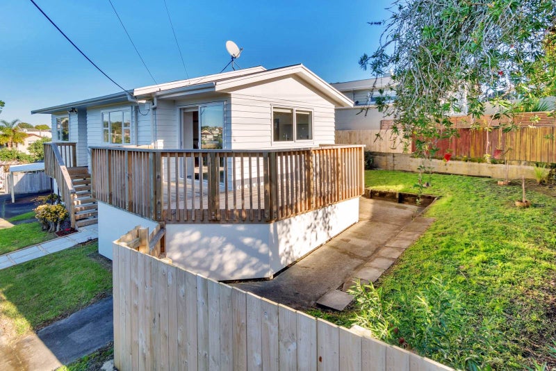 3/34 Wolsley Avenue, Milford, Auckland - Carousel 1