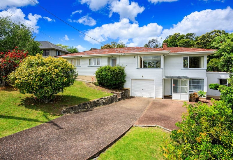 8 Radiata Lane, Chatswood, Auckland - Carousel 1