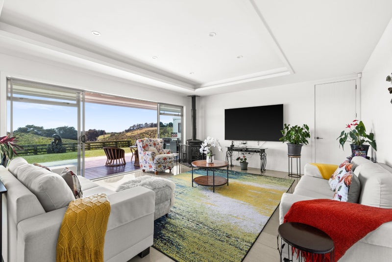 35 Quarry Ridge, Poraiti, Napier - Carousel 2