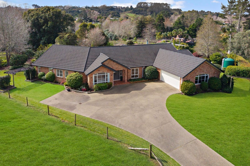 25 Everlea Place, Alfriston, Auckland - Carousel 1