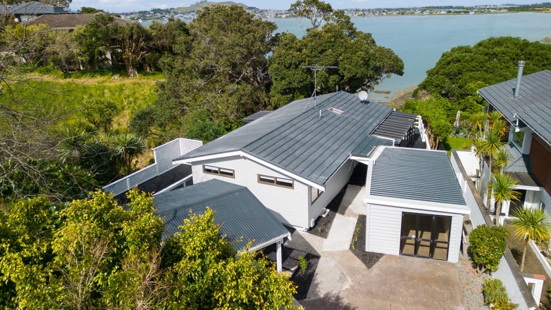 8 Rendcomb Place, Hillsborough, Auckland - Carousel 1