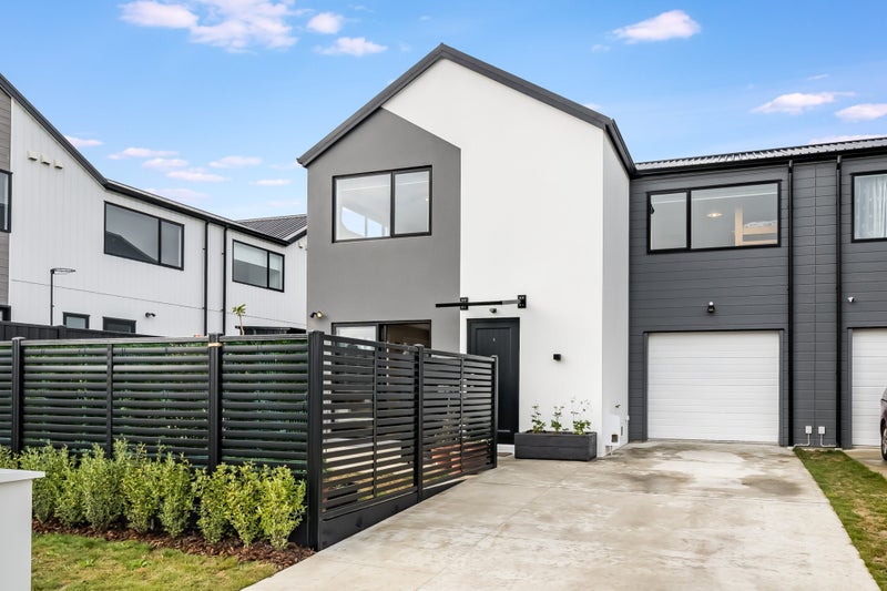 3 Castletown Street, Wallaceville, Upper Hutt - Carousel 1
