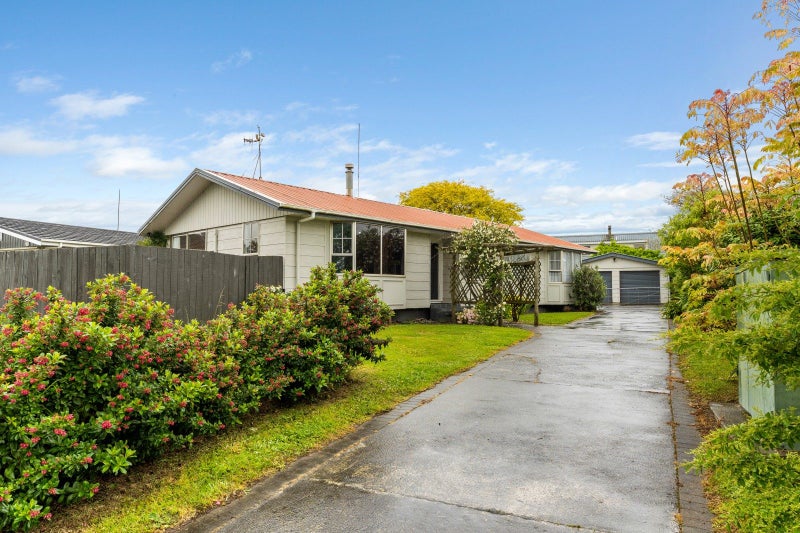 10 Meadowbrook Drive, Cloverlea, Palmerston North - Carousel 2