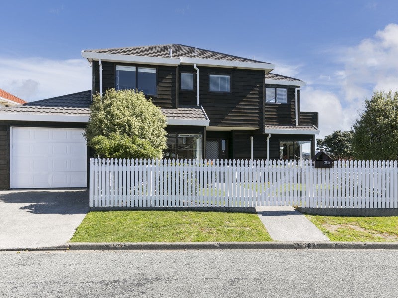 2/38 Kaikoura Street, Maupuia, Wellington - Carousel 1