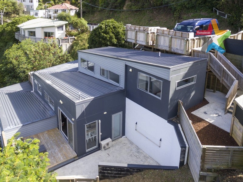 2/127 Raroa Road, Aro Valley, Wellington - Carousel 1