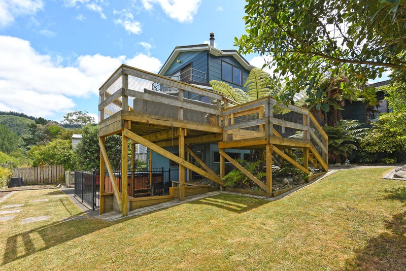 9 Edmund Lomas Grove, Birchville, Upper Hutt - Carousel 1