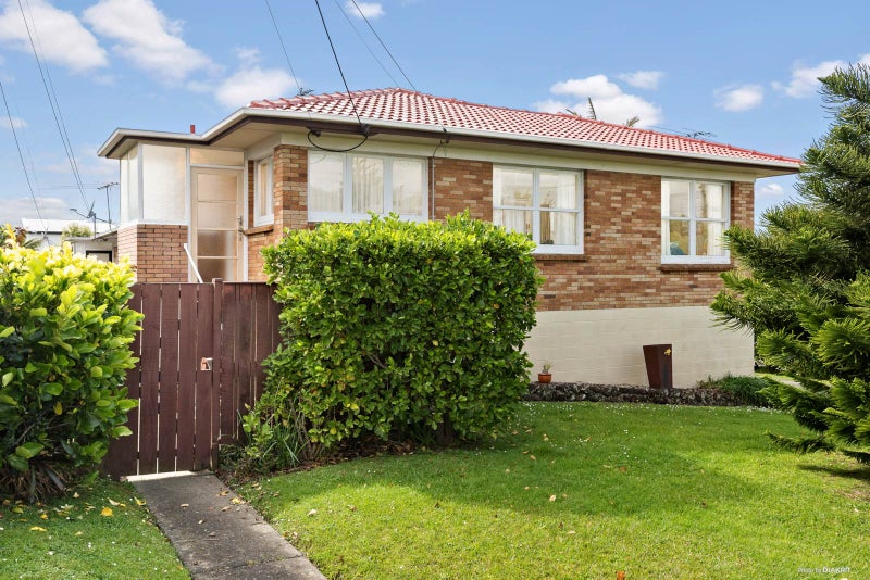 1/24 Tobruk Crescent, Milford, Auckland - Carousel 2