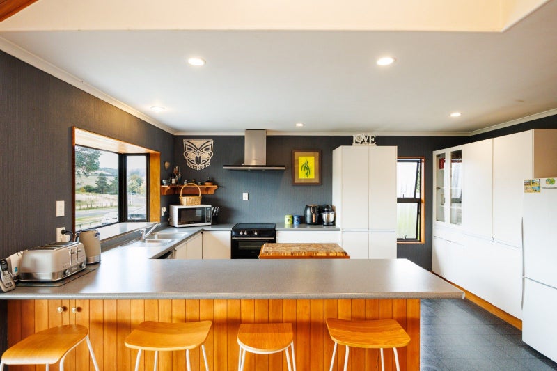 221 The Terrace, Ashhurst, Ashhurst - Carousel 2