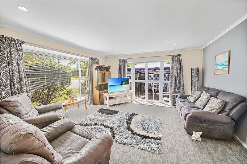 1 Brookford Place, Westmorland, Christchurch - Carousel 2